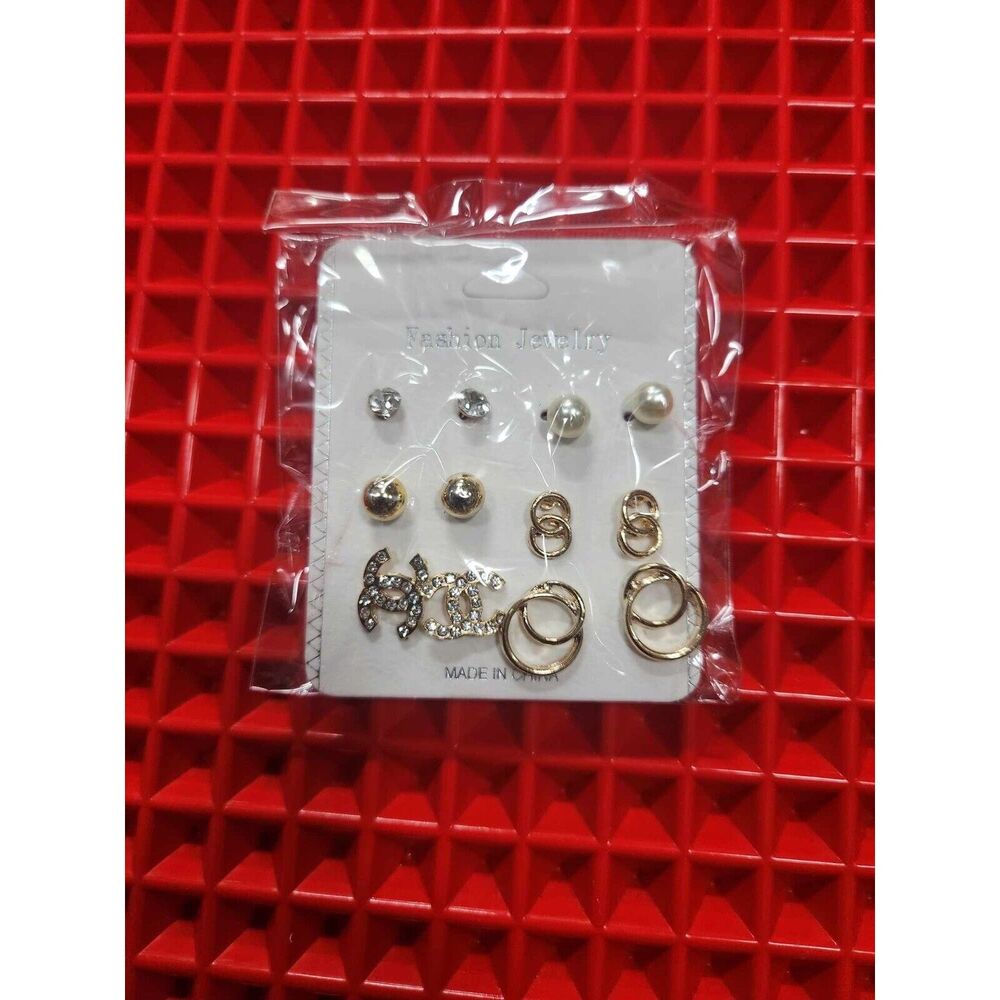 6 Pair Of Fashion Earrings